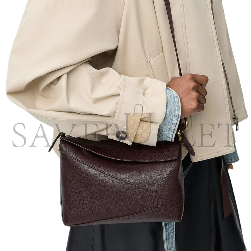 LOEWE SMALL PUZZLE EDGE BAG IN SOFT GRAINED CALFSKIN A510P60XAW (24*16.5*10.5cm)